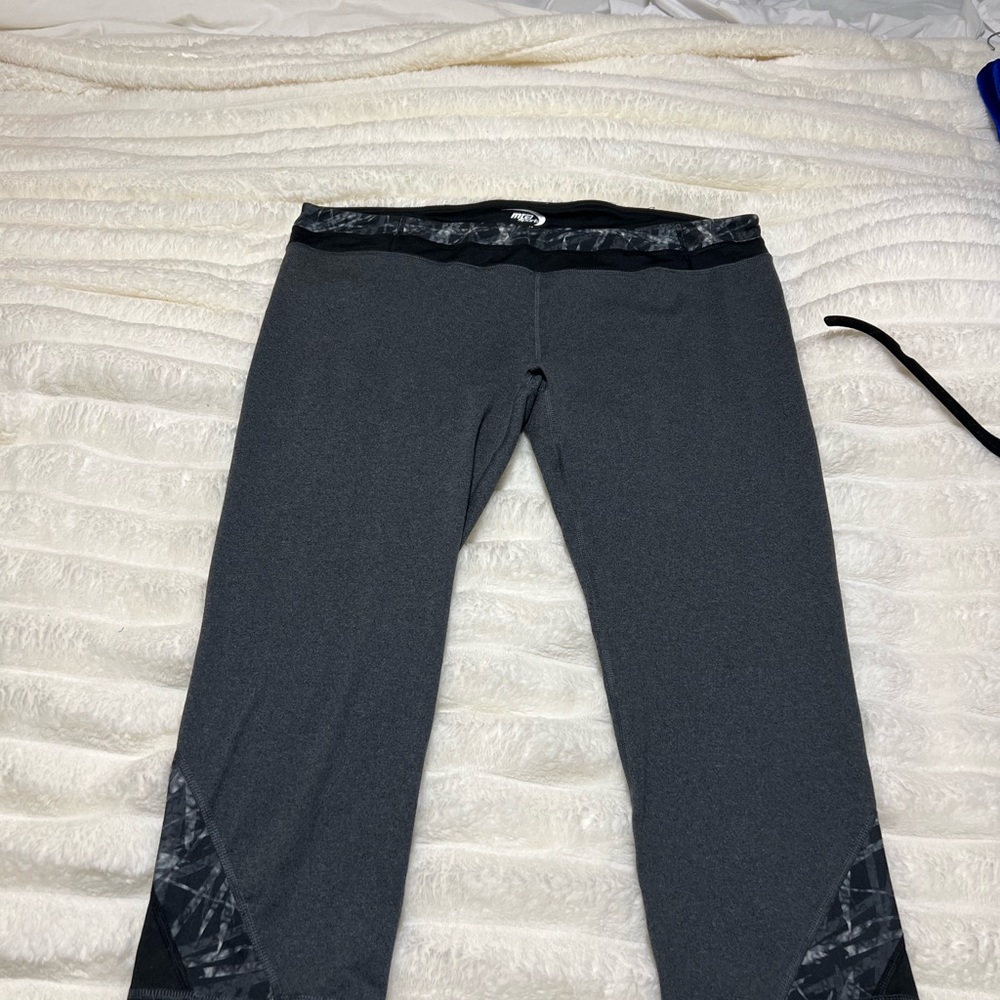 MTA Sport Black and Gray 3/4 Leggings